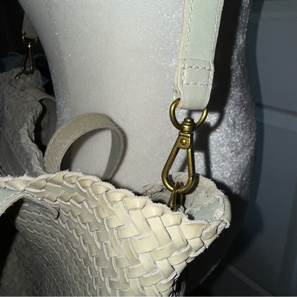 Madewell The Medium Transport Tote: Woven Leather Edition Ashen Sage - Picture 6 of 14